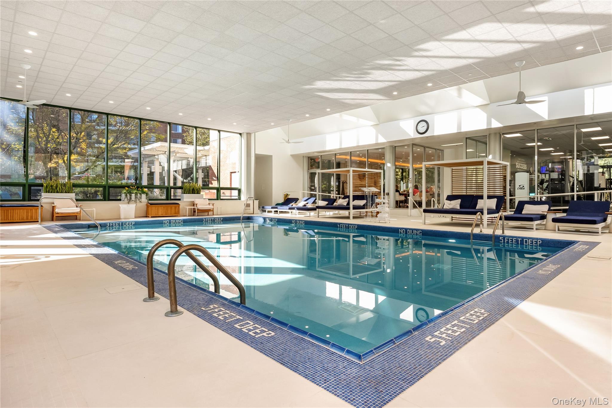 100 Hilton Avenue # M27, Garden City, NY 11530