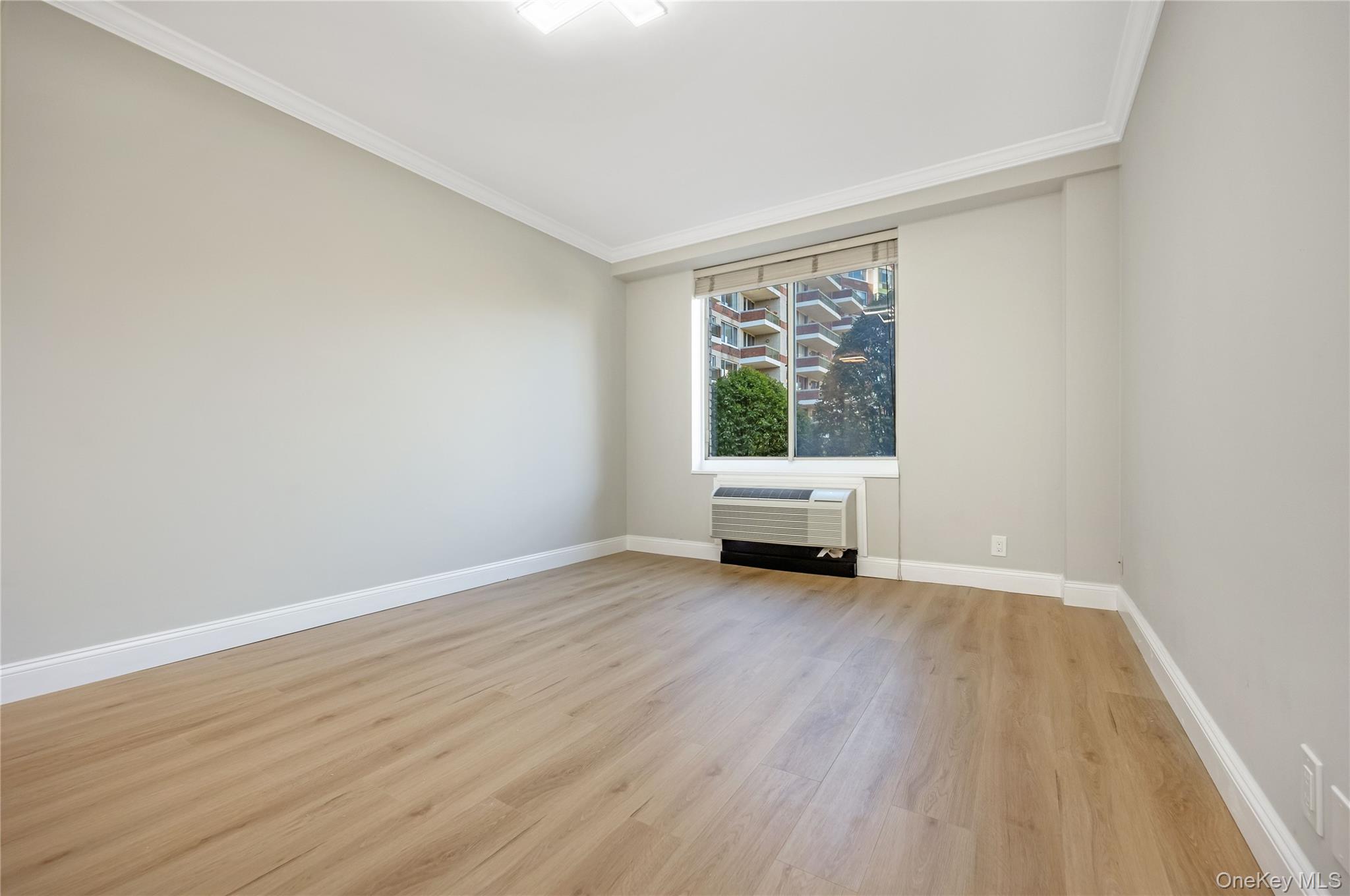 100 Hilton Avenue # M27, Garden City, NY 11530