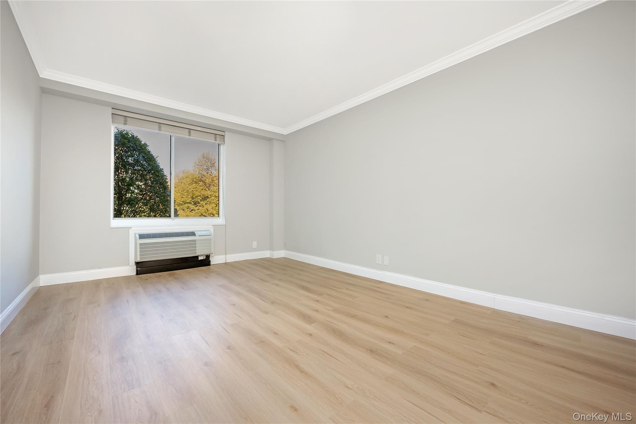 100 Hilton Avenue # M27, Garden City, NY 11530