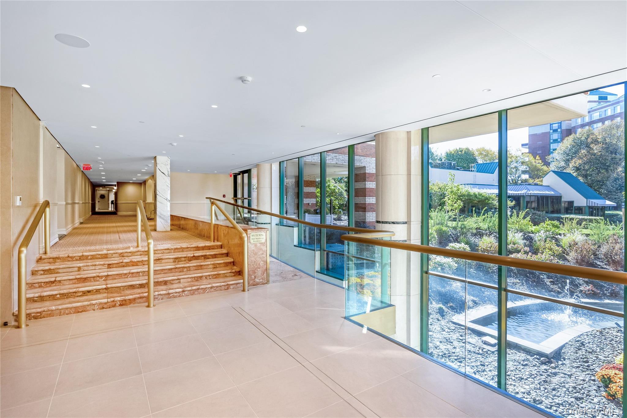 100 Hilton Avenue # M27, Garden City, NY 11530