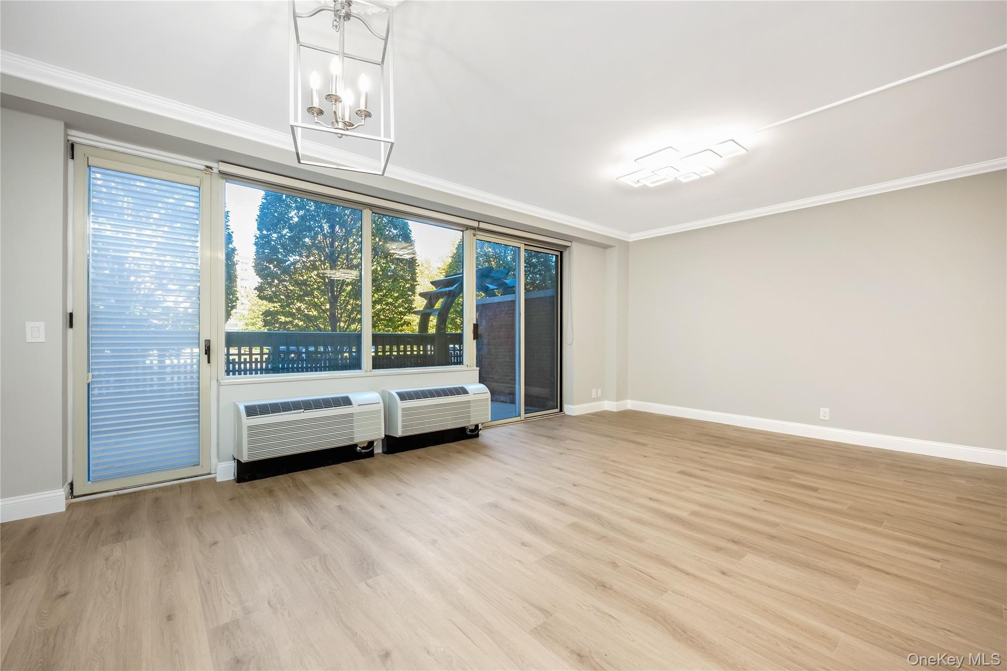 100 Hilton Avenue # M27, Garden City, NY 11530