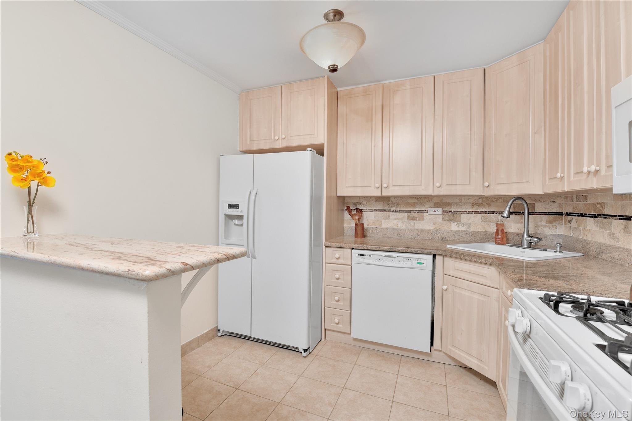 2 Bay Club Drive # 7X, Bayside, NY 11360