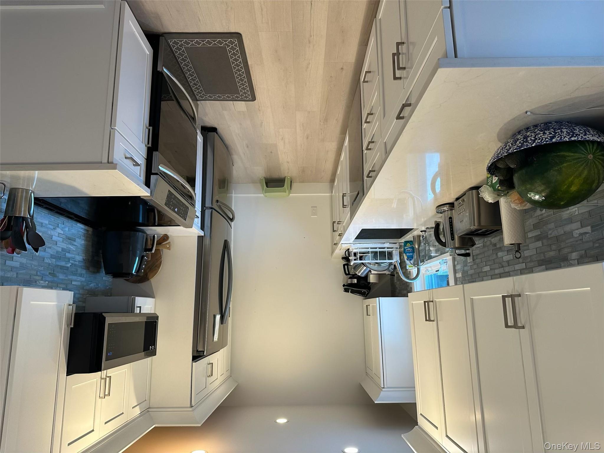 14 Lynncliff Road, Hampton Bays, NY 11946