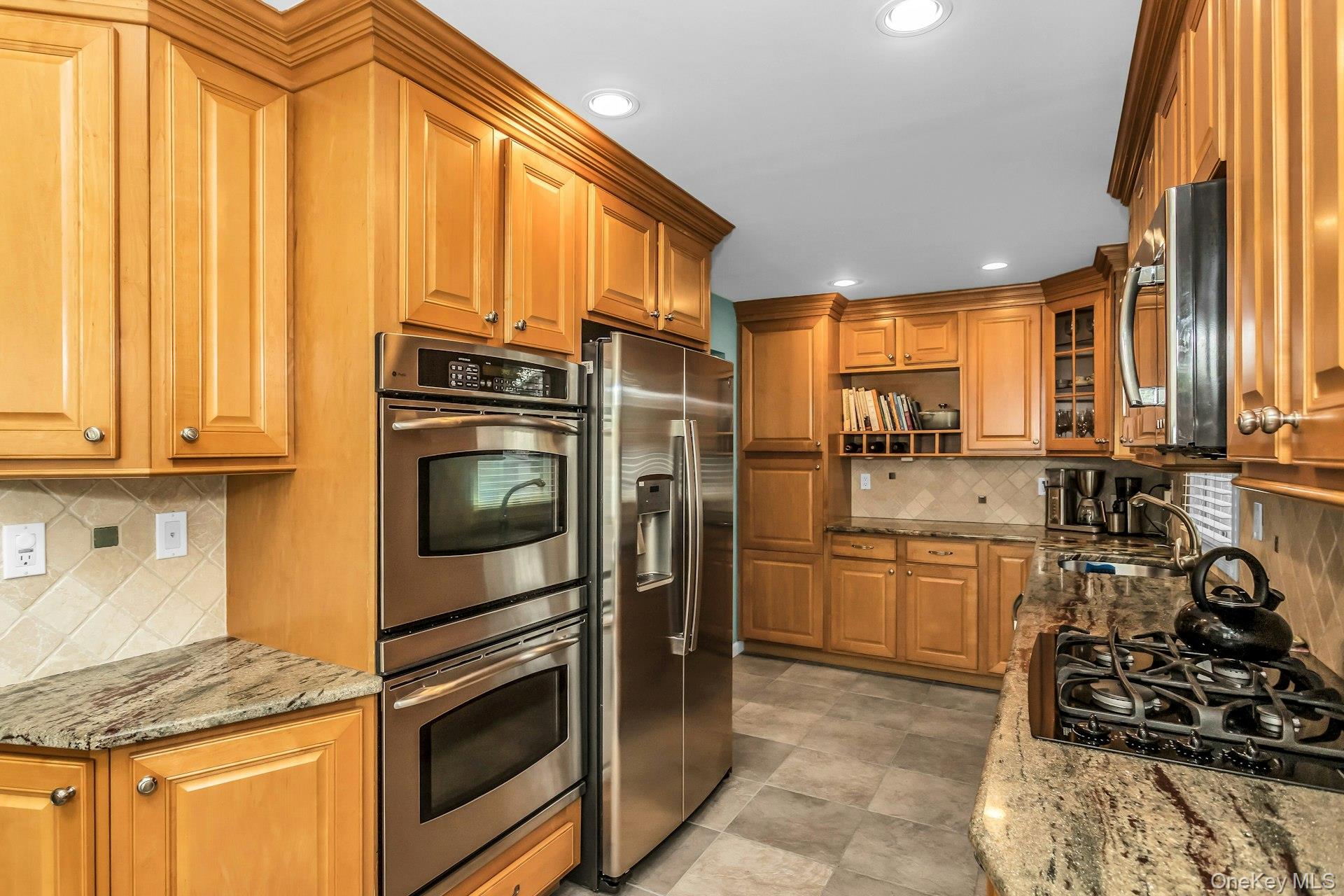 30 Azalea Court, Plainview, NY 11803