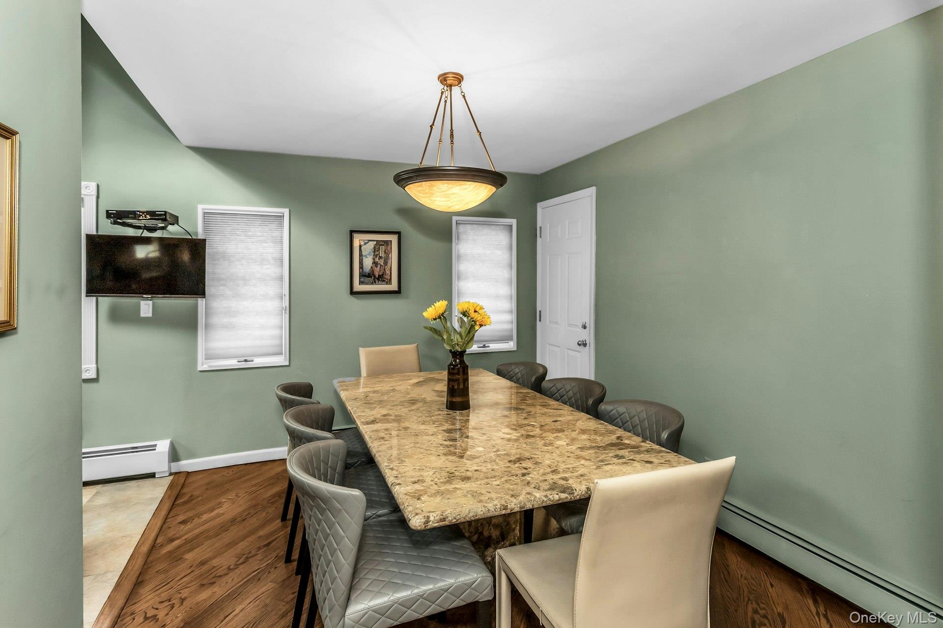 30 Azalea Court, Plainview, NY 11803