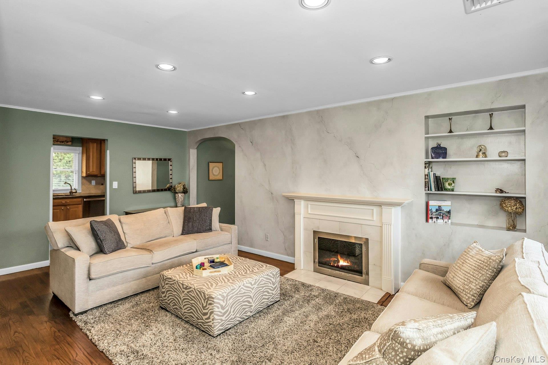 30 Azalea Court, Plainview, NY 11803