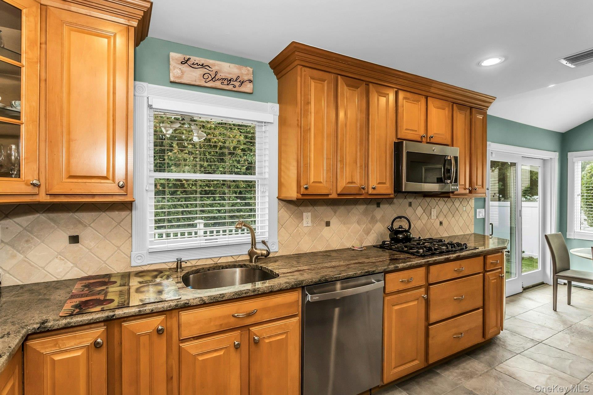 30 Azalea Court, Plainview, NY 11803