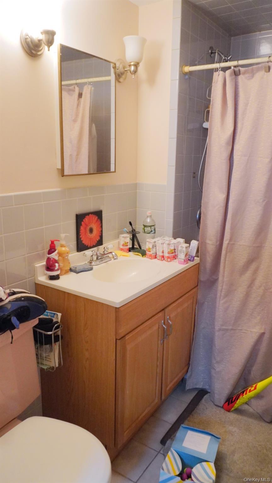 20 Pelhamside Drive, New Rochelle, NY 10801