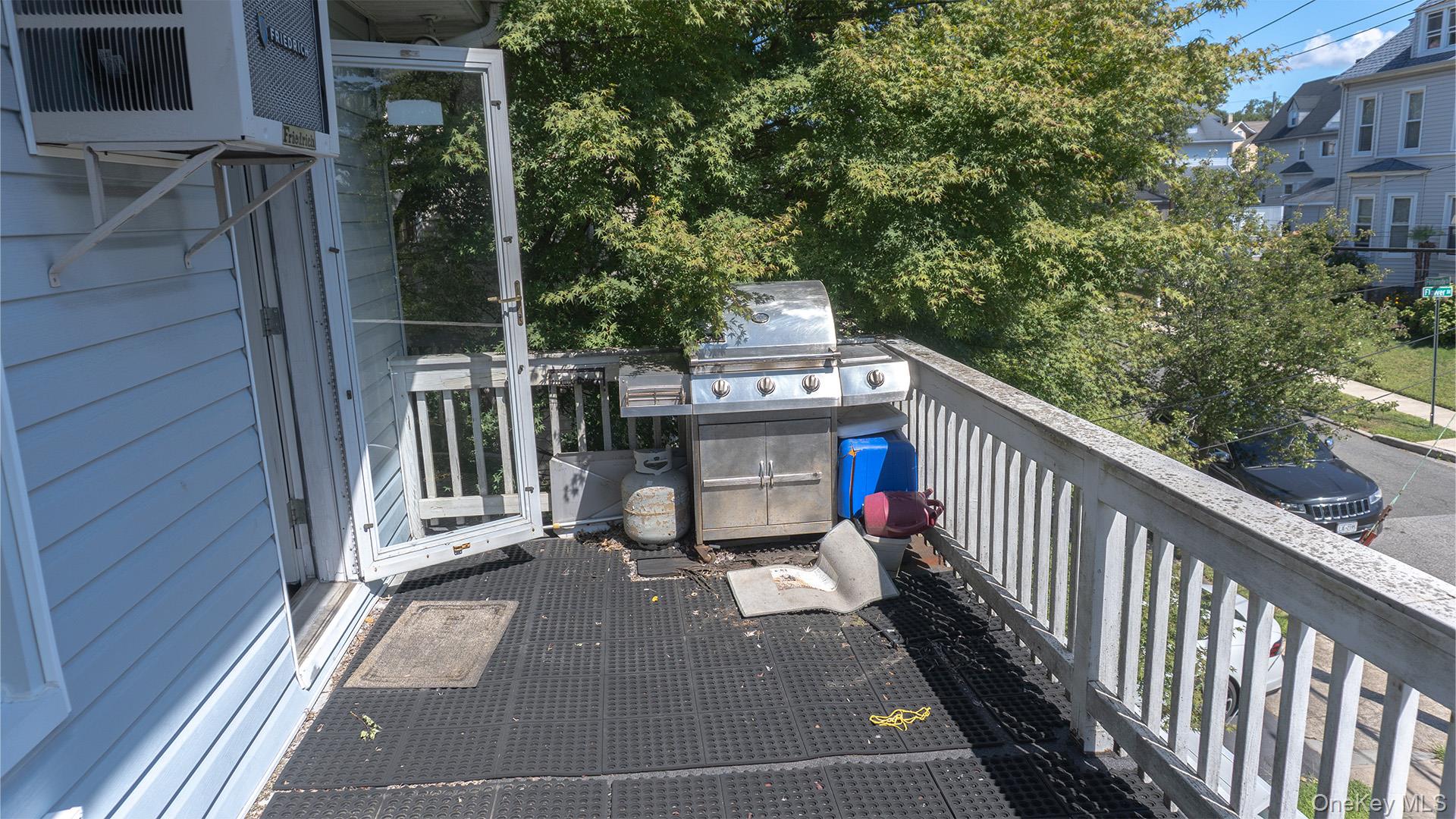 20 Pelhamside Drive, New Rochelle, NY 10801