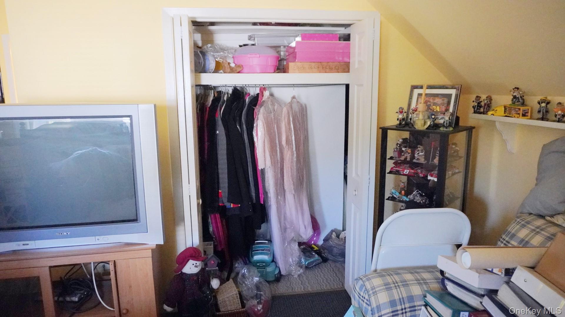 20 Pelhamside Drive, New Rochelle, NY 10801