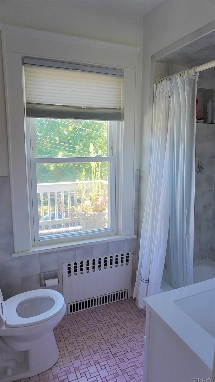 20 Pelhamside Drive, New Rochelle, NY 10801