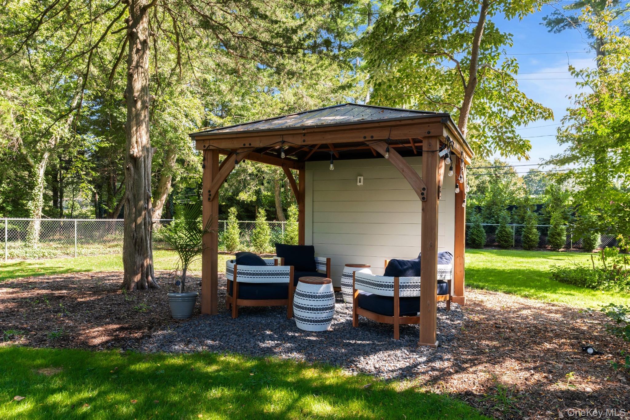 9 Piper Court, Saint James, NY 11780