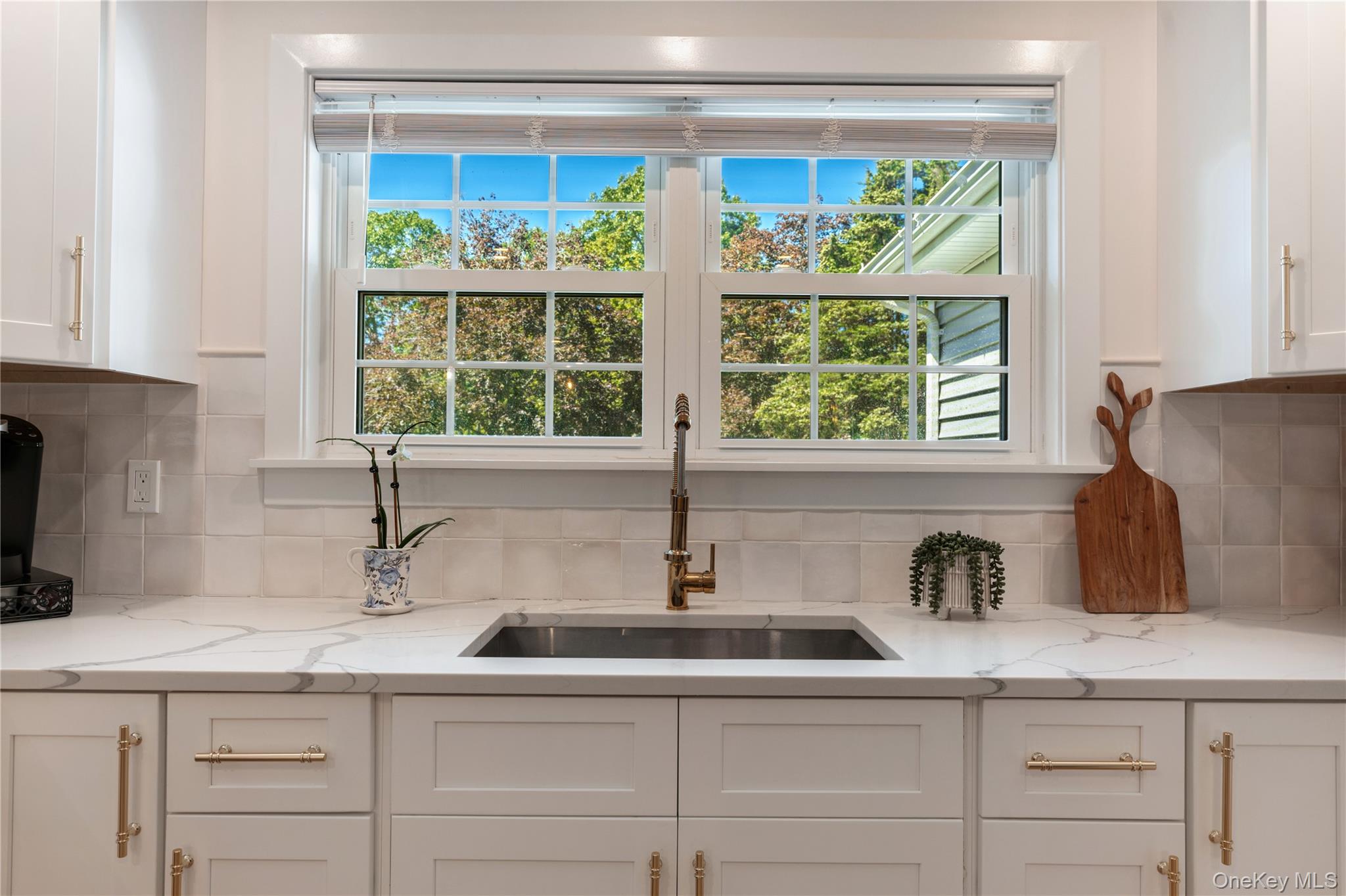 9 Piper Court, Saint James, NY 11780