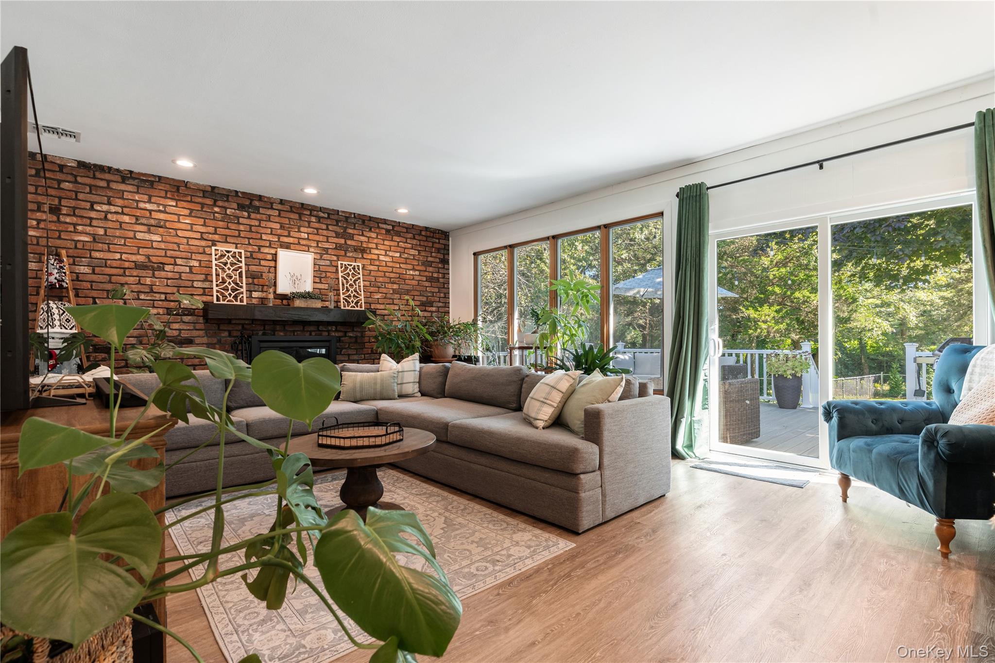 9 Piper Court, Saint James, NY 11780