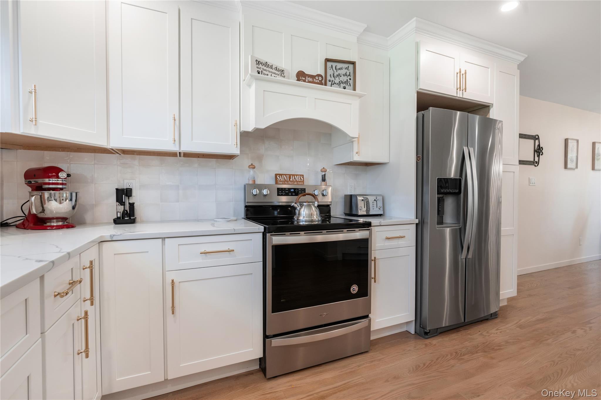 9 Piper Court, Saint James, NY 11780