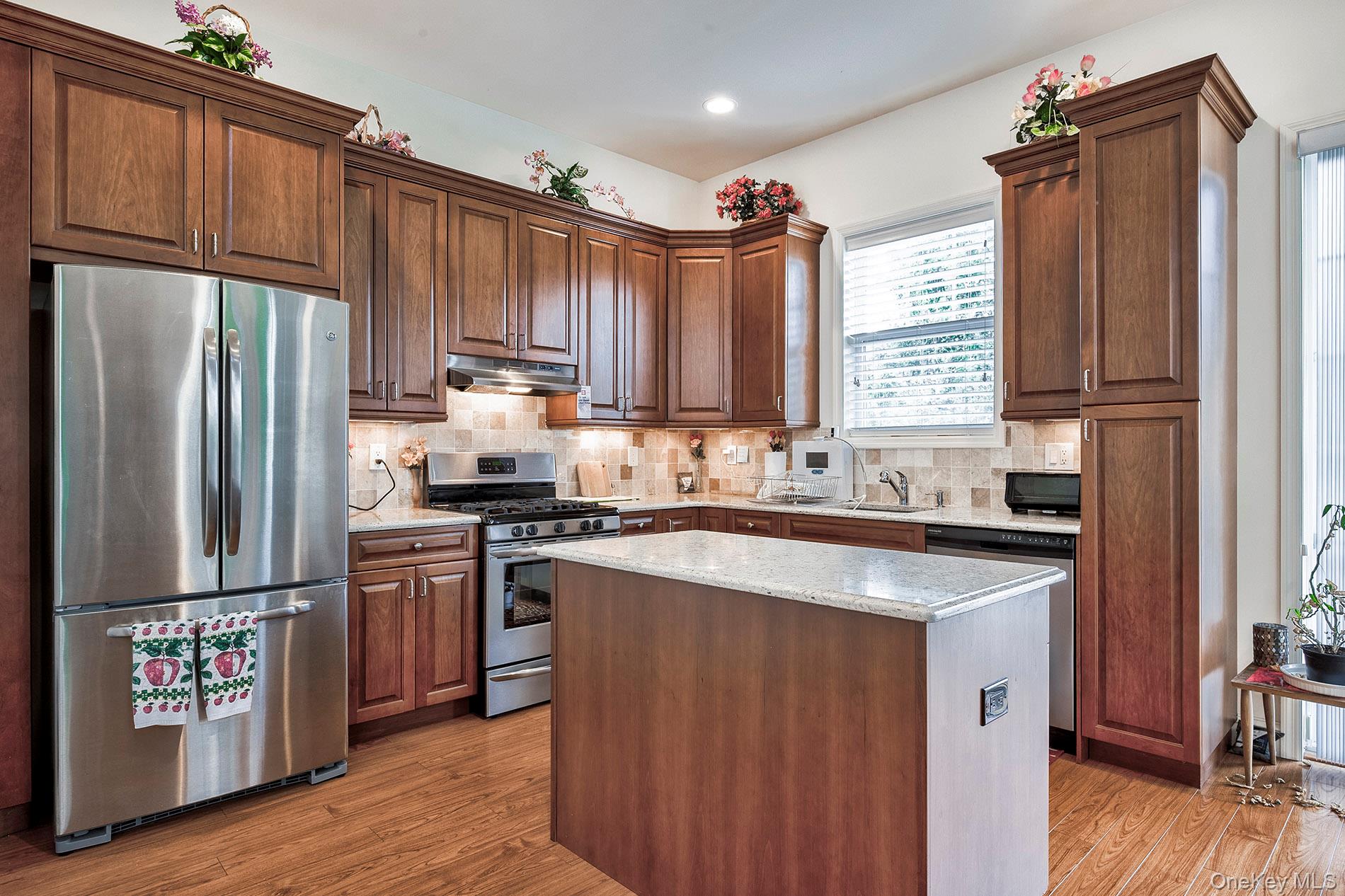 60 Pacific Dunes Court, Medford, NY 11763