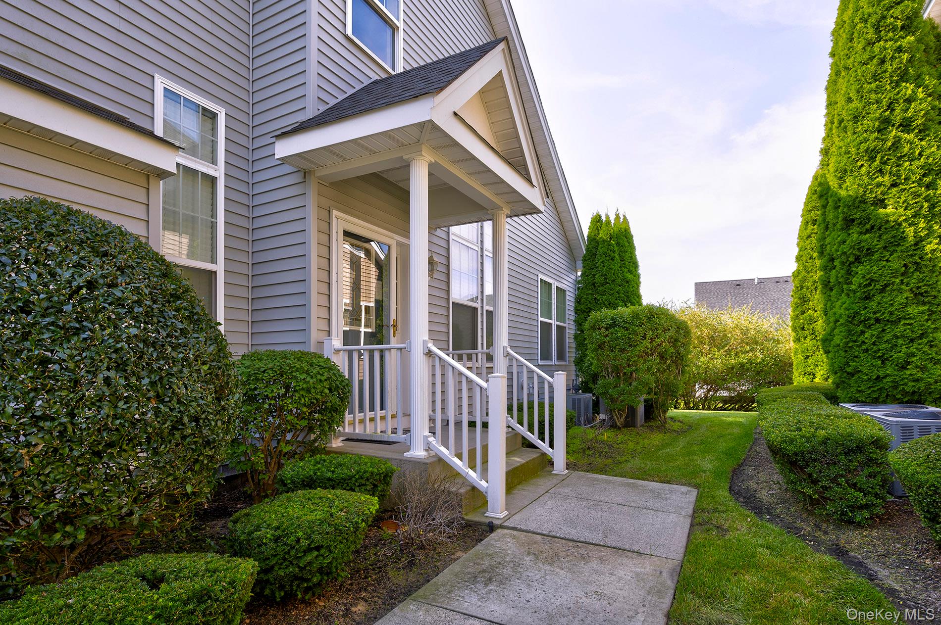 60 Pacific Dunes Court, Medford, NY 11763