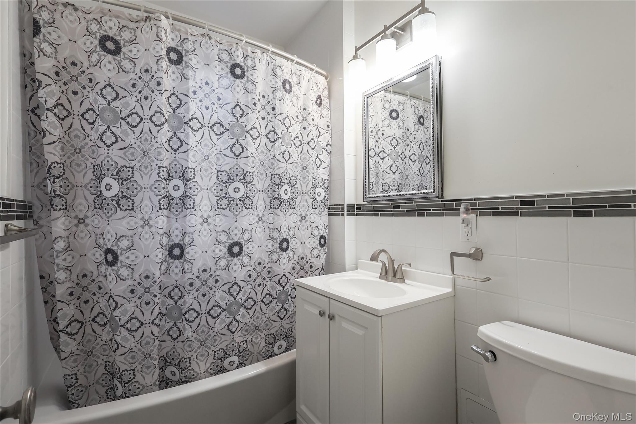 84-51 Beverly Rd # 2W, Kew Gardens, NY 11415