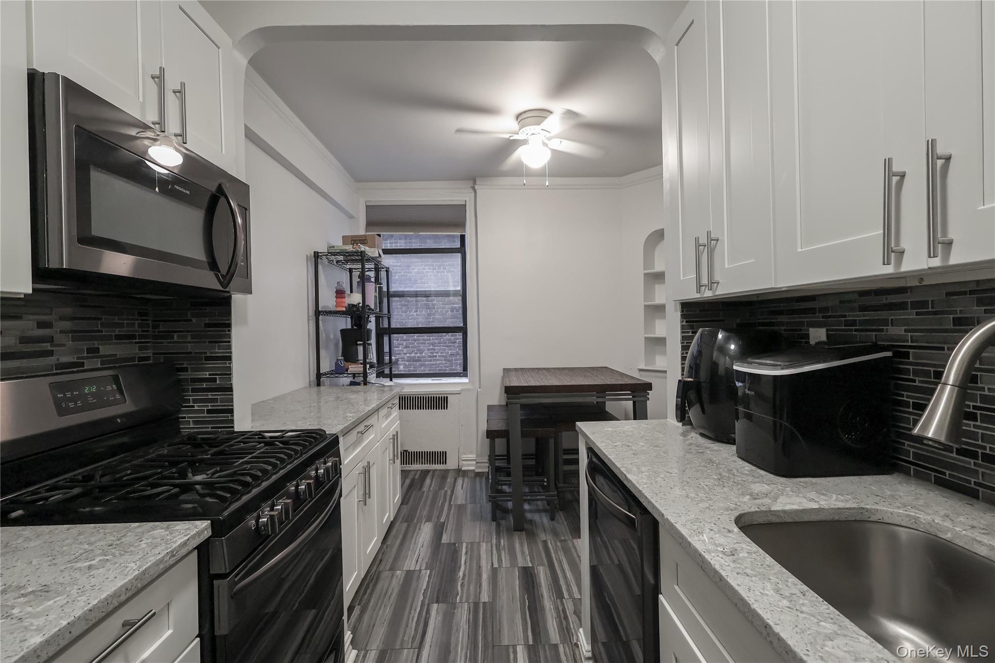 84-51 Beverly Rd # 2W, Kew Gardens, NY 11415