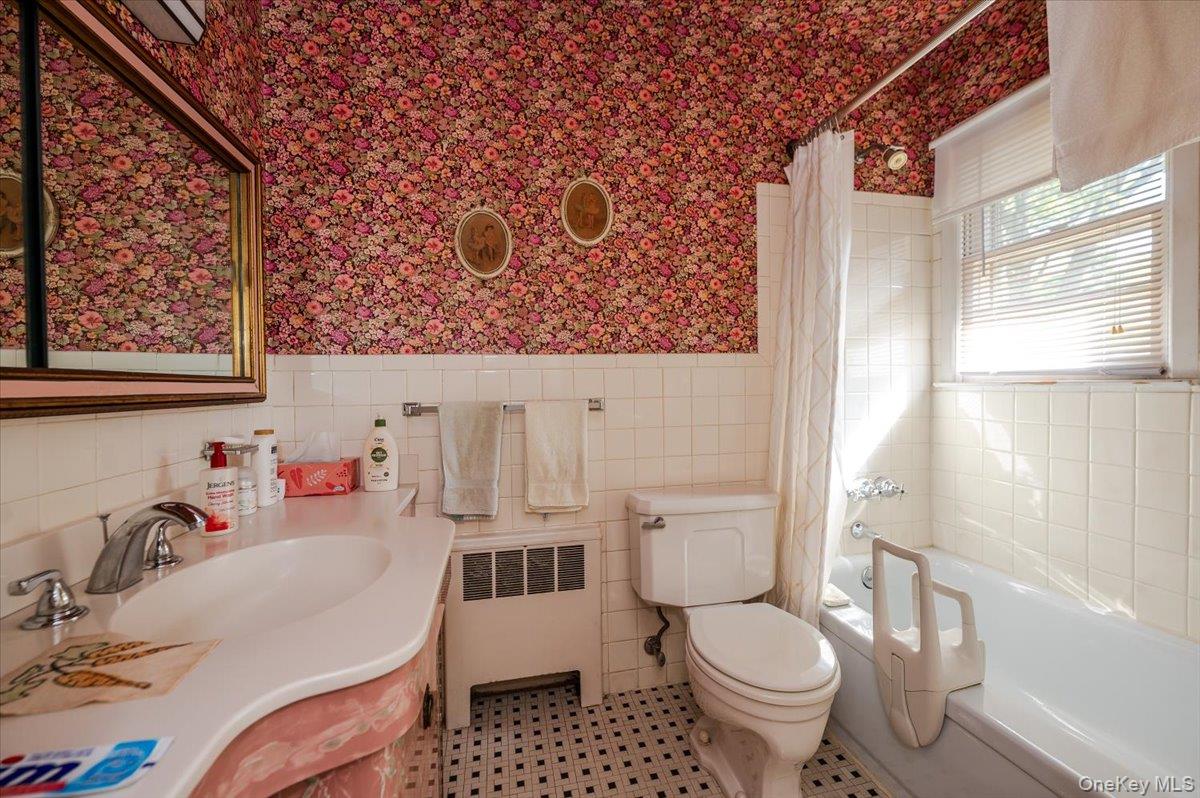 6 Wheeler Drive, Huntington Station, NY 11746