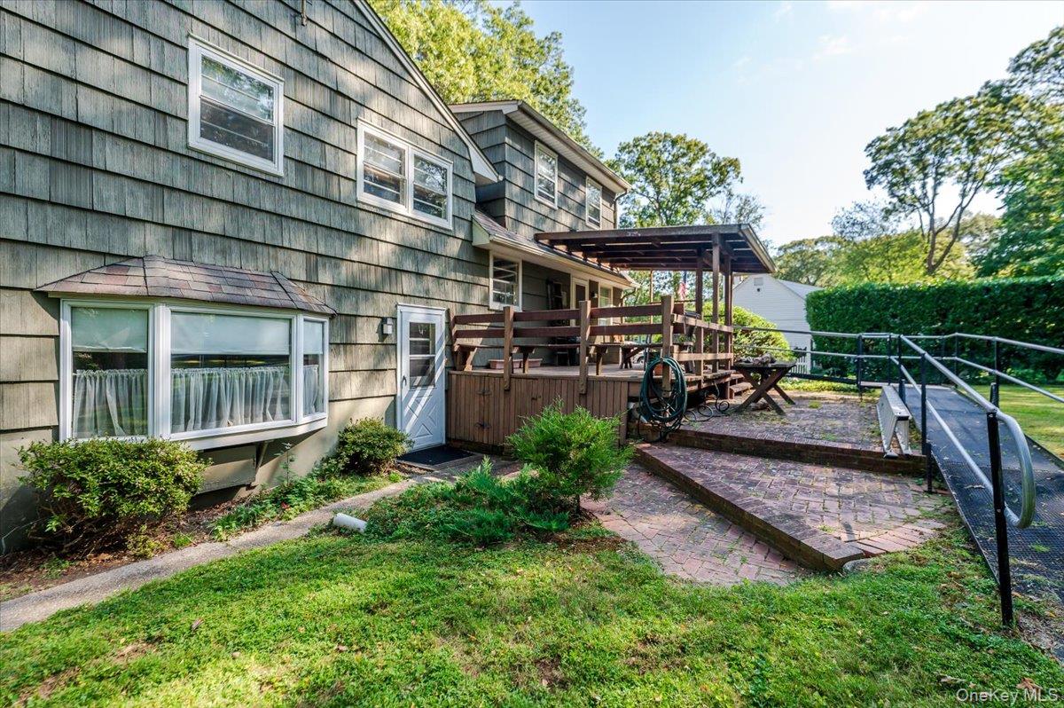 6 Wheeler Drive, Huntington Station, NY 11746