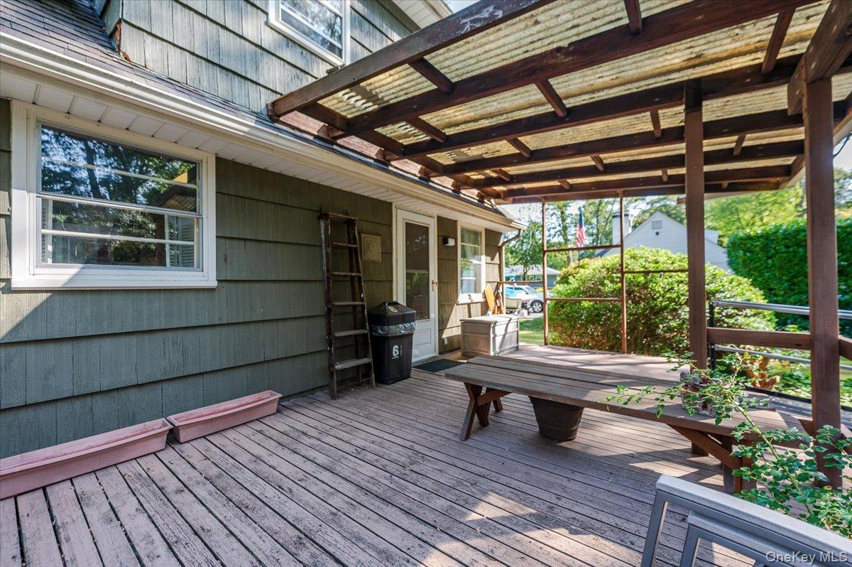 6 Wheeler Drive, Huntington Station, NY 11746