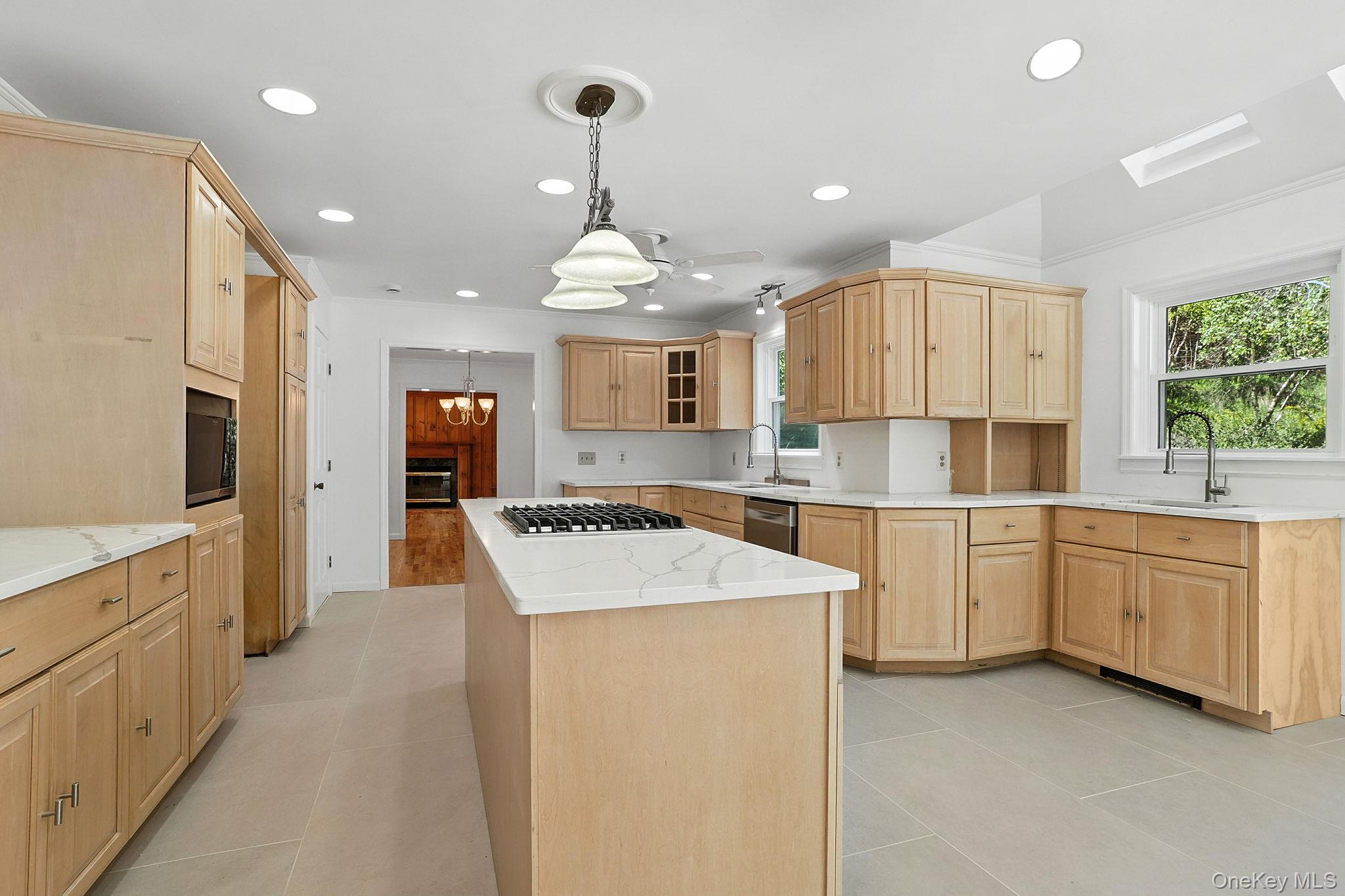 19 Friendship Lane, Red Hook, NY 12571