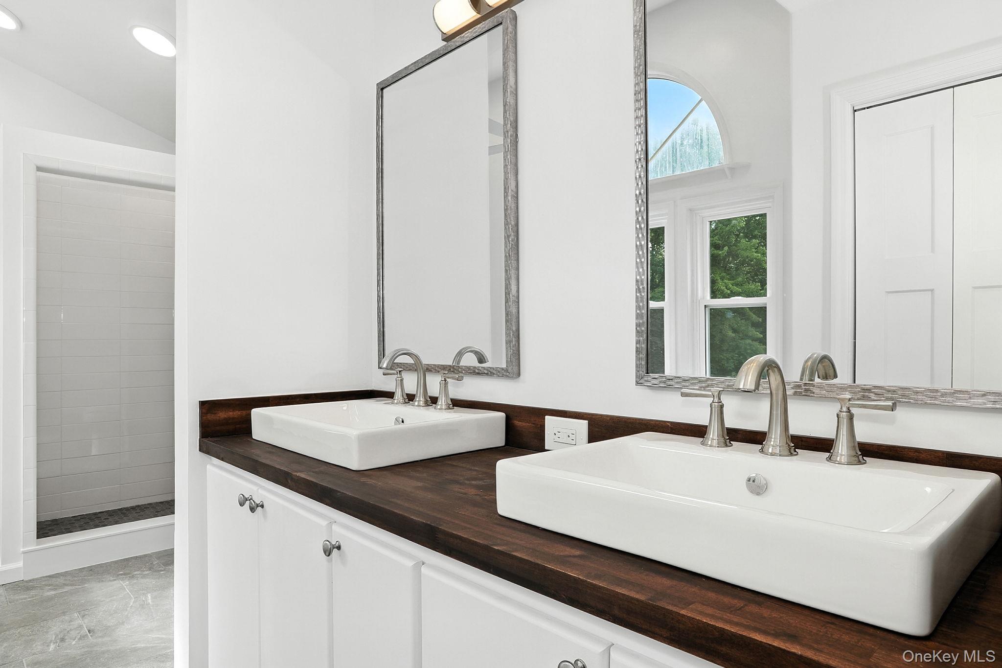 19 Friendship Lane, Red Hook, NY 12571