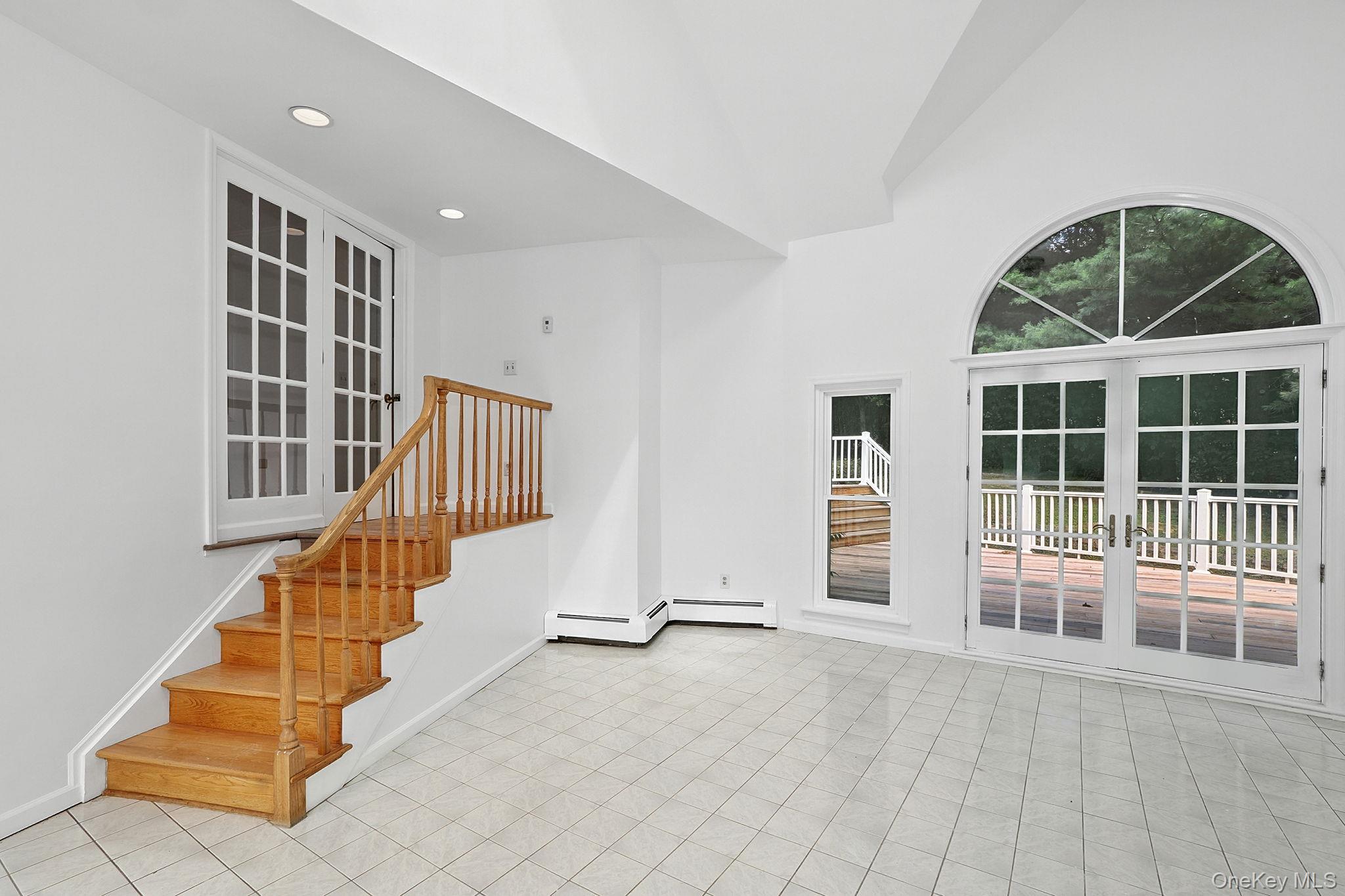 19 Friendship Lane, Red Hook, NY 12571