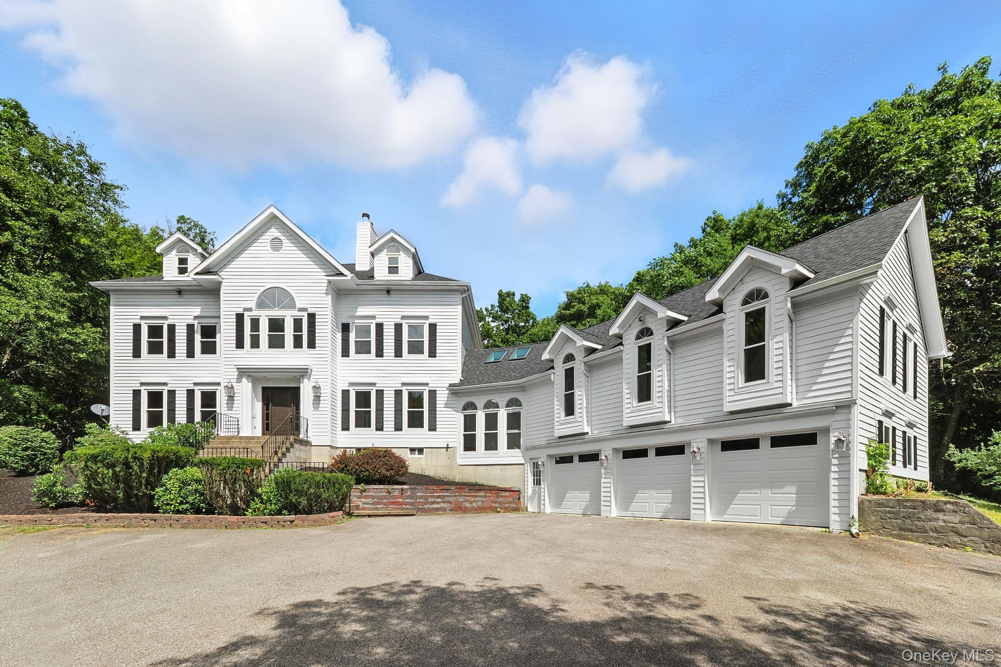 19 Friendship Lane, Red Hook, NY 12571