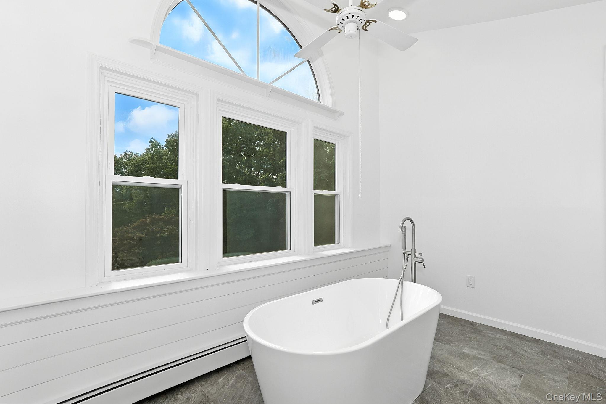 19 Friendship Lane, Red Hook, NY 12571