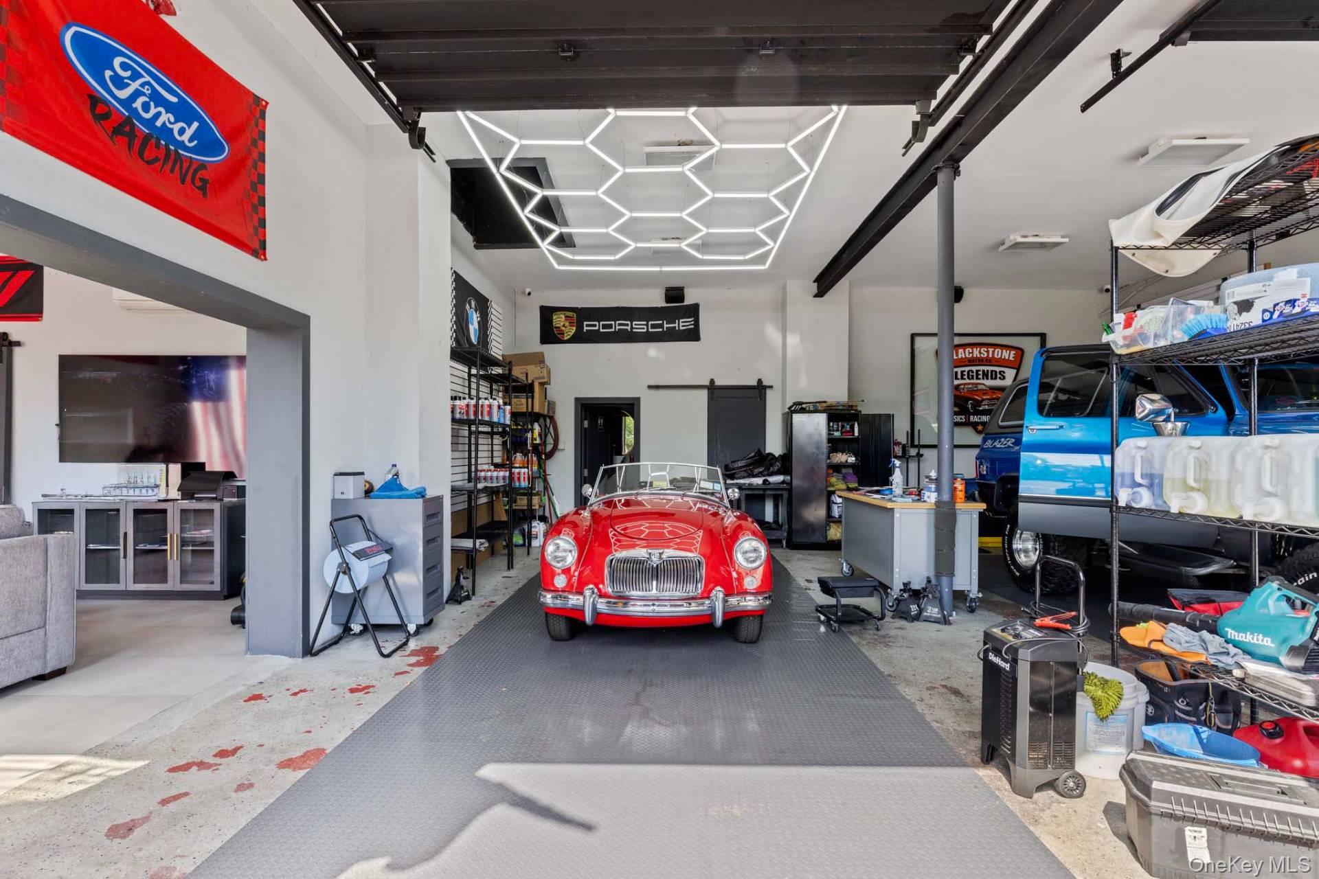 715 County Road 39, Southampton, NY 11968