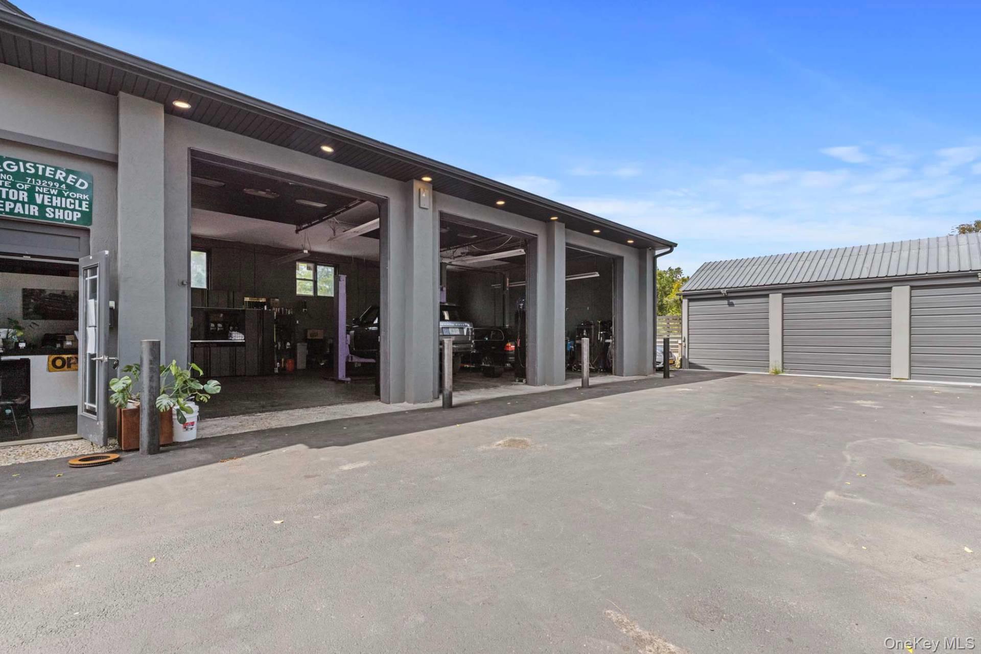 715 County Road 39, Southampton, NY 11968