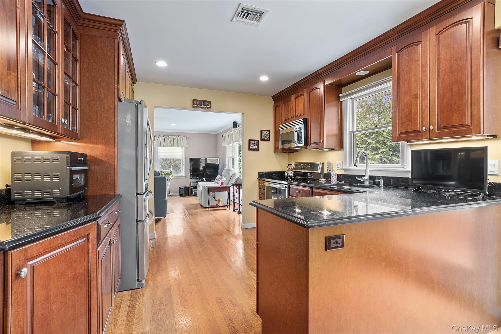 3801 Valleyview Street, Mohegan Lake, NY 10547