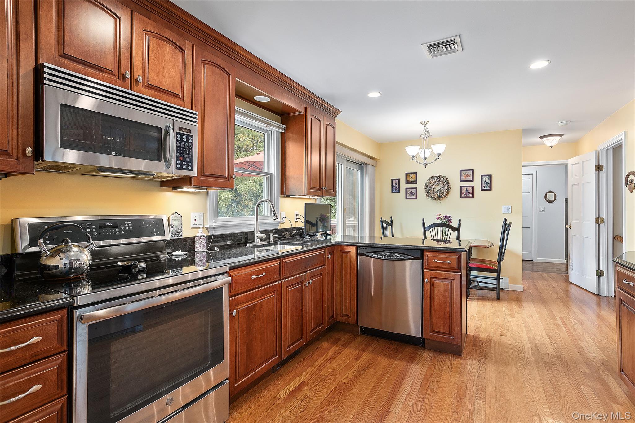 3801 Valleyview Street, Mohegan Lake, NY 10547