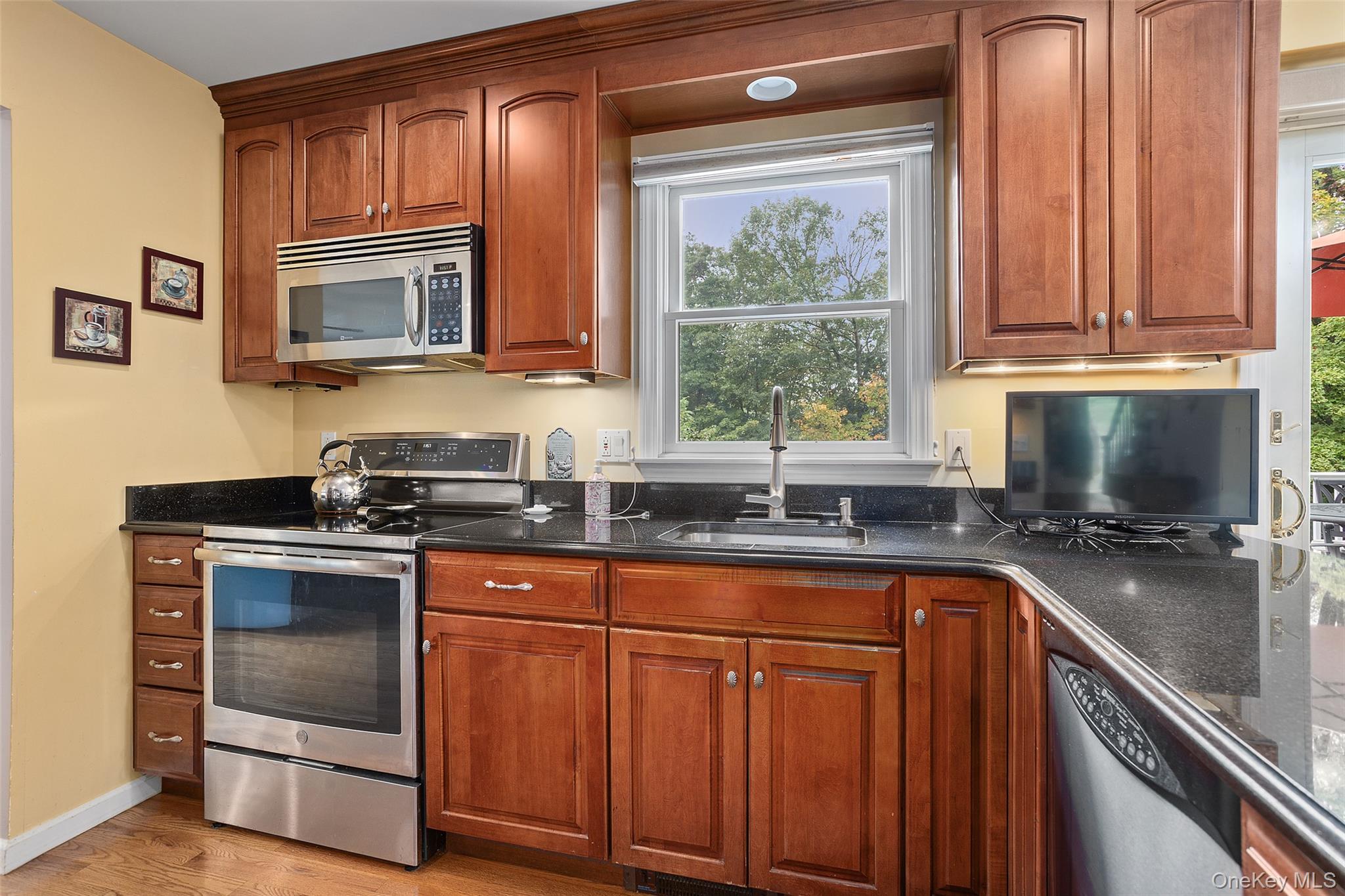 3801 Valleyview Street, Mohegan Lake, NY 10547