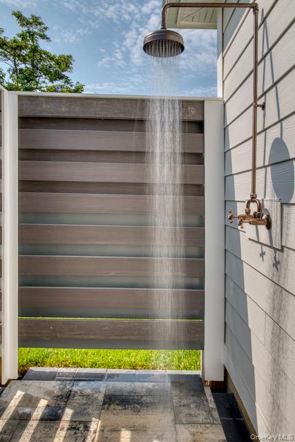 435 Maple Lane, Greenport, NY 11944