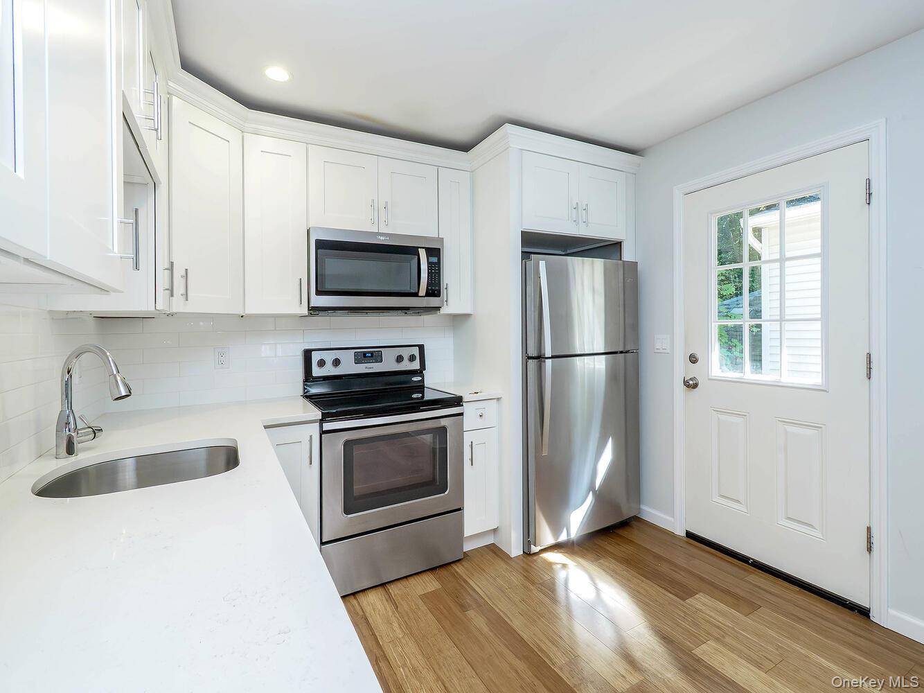 15 Albin Street, Glen Cove, NY 11542