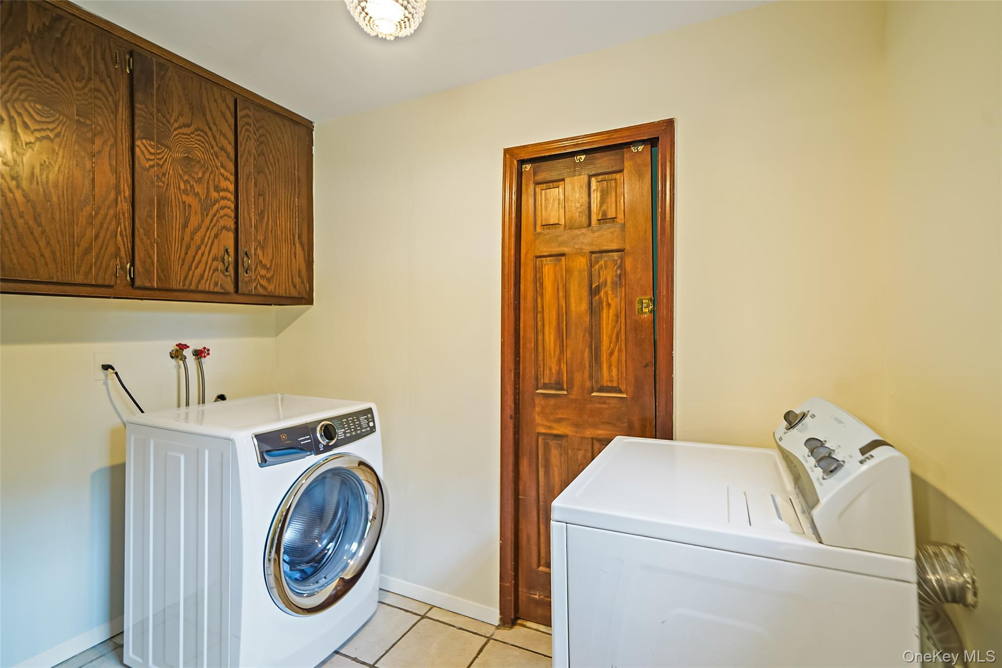 2 Pebble Hill Drive, Fort Salonga, NY 11768