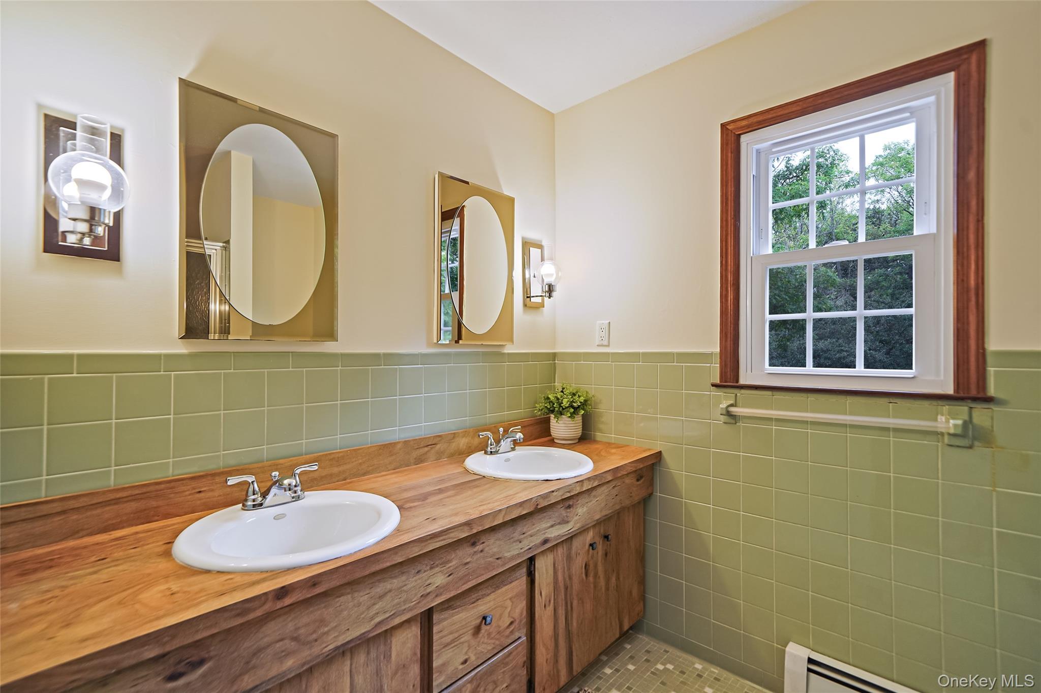 2 Pebble Hill Drive, Fort Salonga, NY 11768