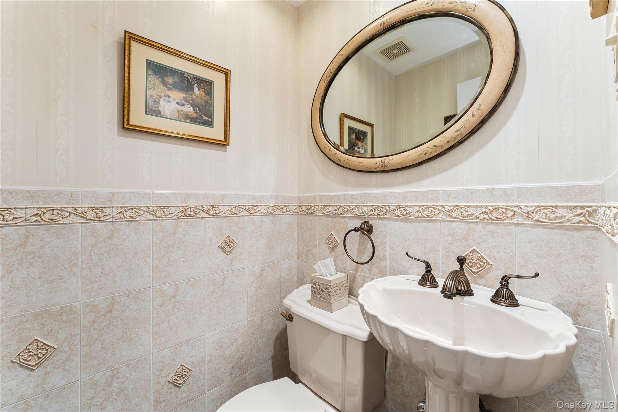 20 Canterbury Road # 2F, Great Neck, NY 11021