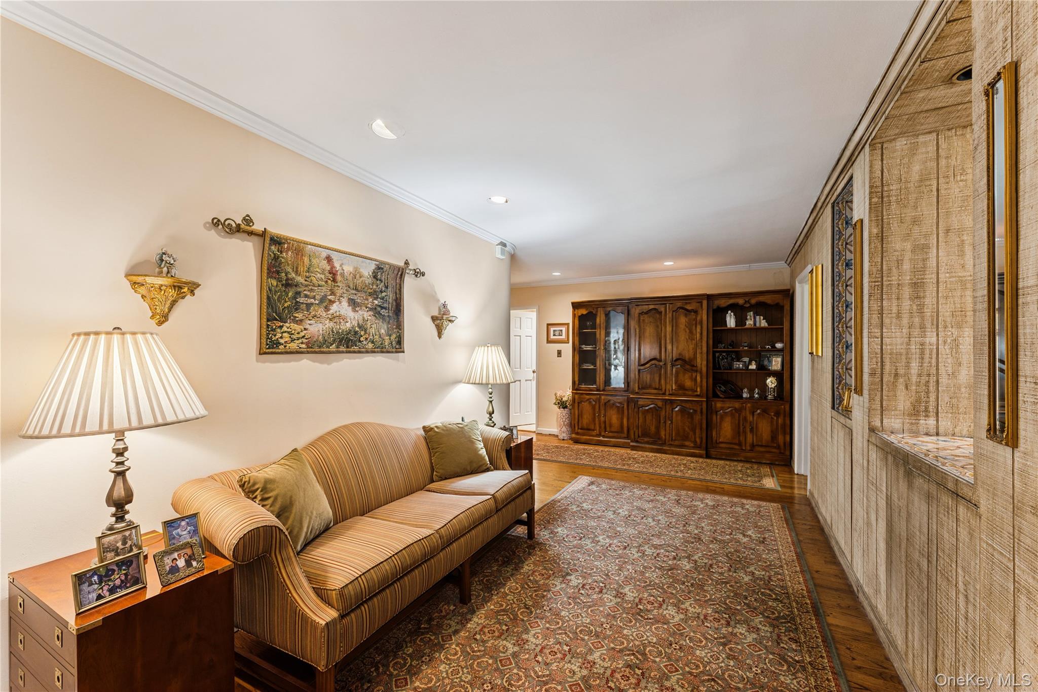 20 Canterbury Road # 2F, Great Neck, NY 11021