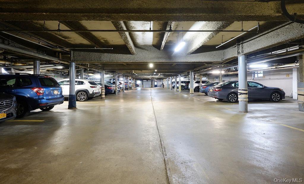 20 Canterbury Road # 2F, Great Neck, NY 11021