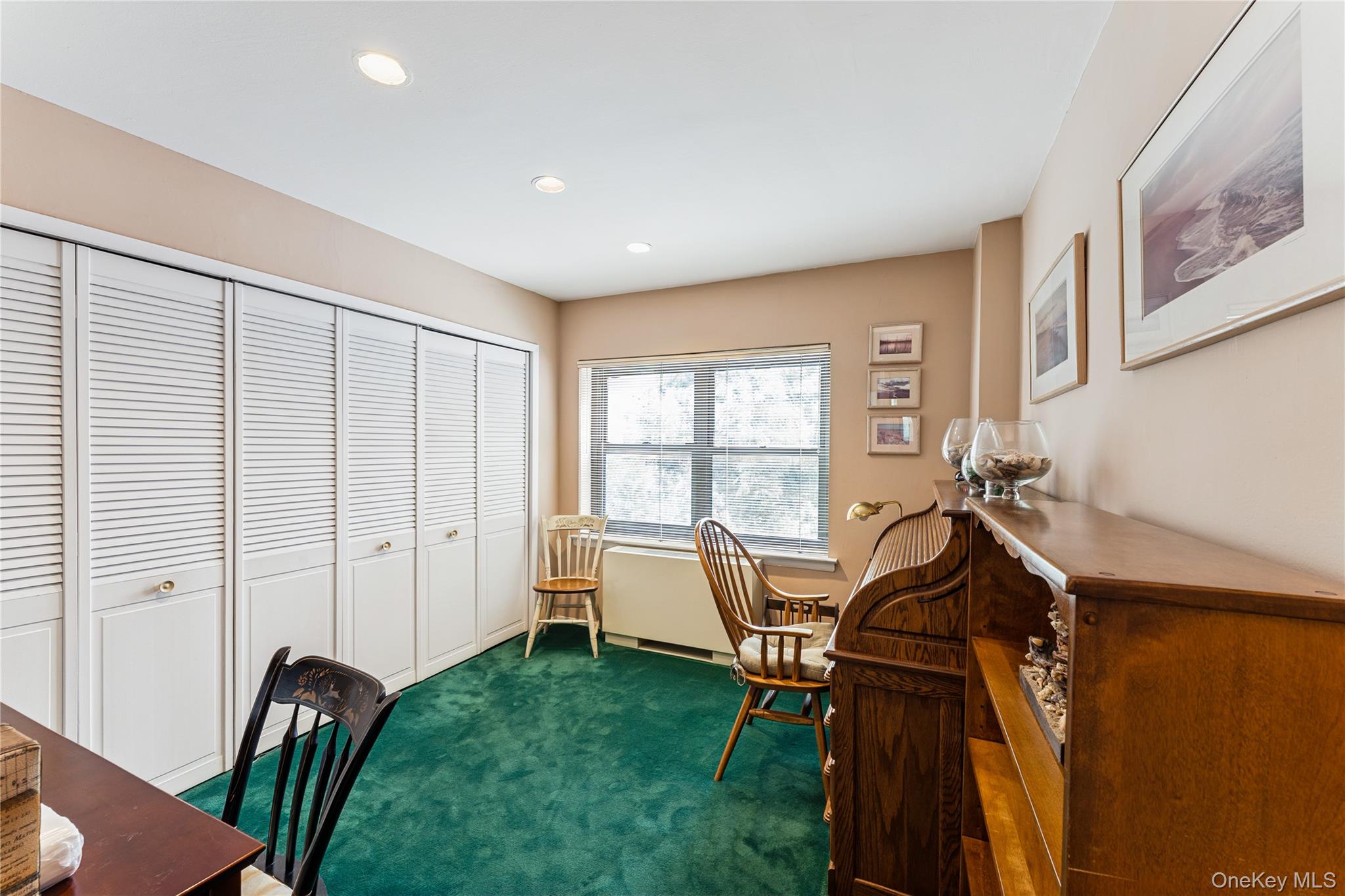 20 Canterbury Road # 2F, Great Neck, NY 11021