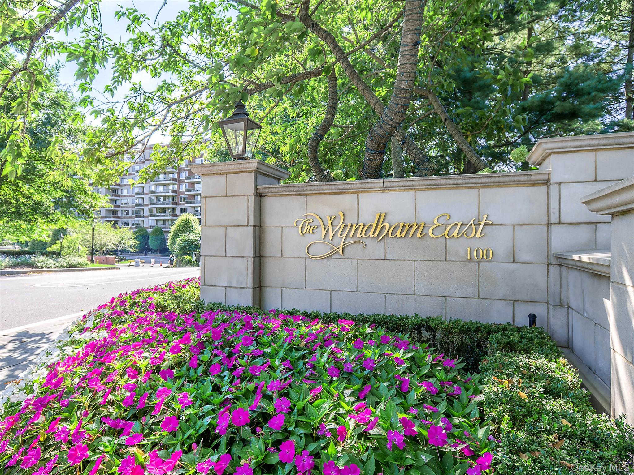 100 Hilton Avenue # 607E, Garden City, NY 11530