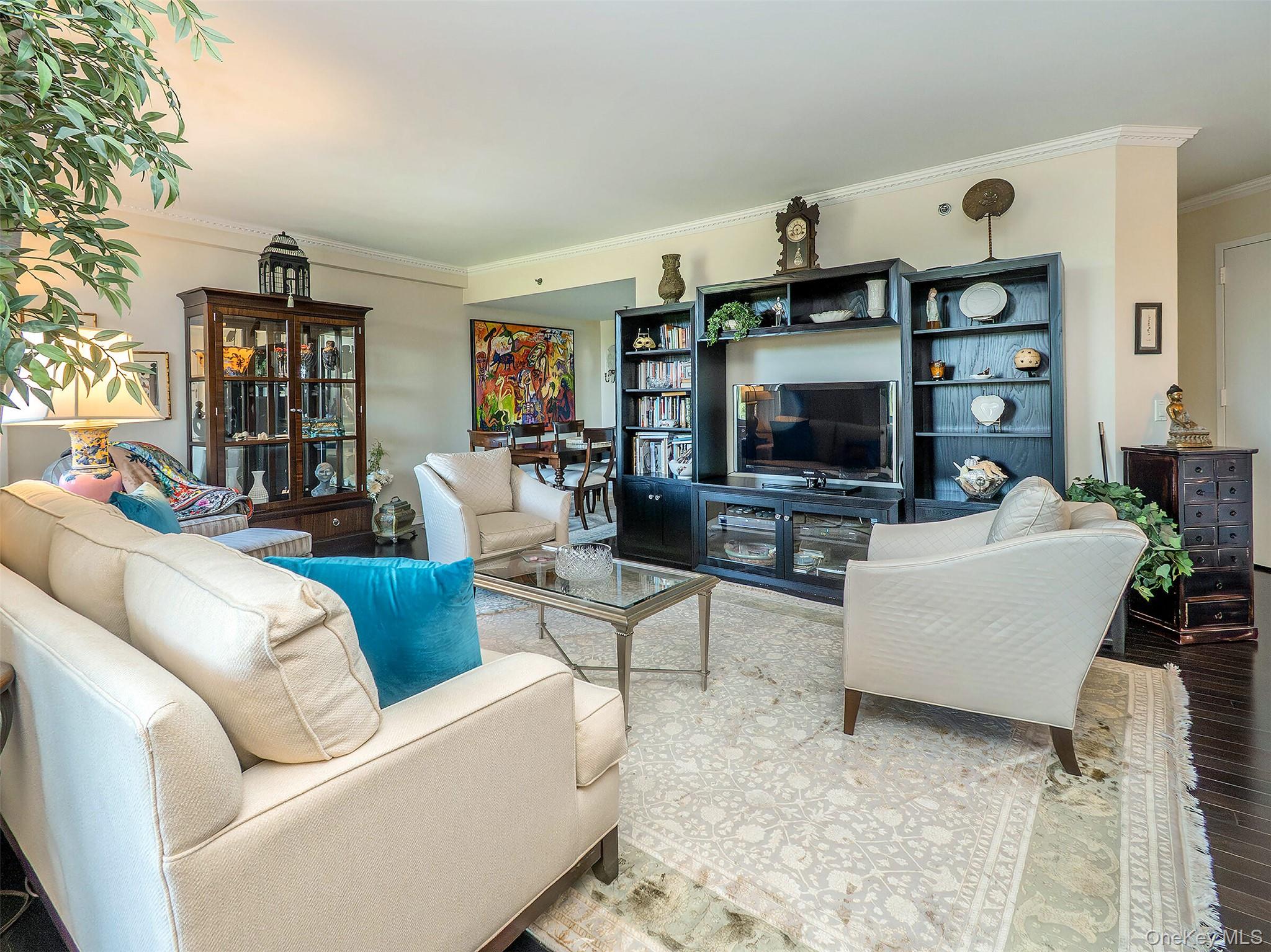 100 Hilton Avenue # 607E, Garden City, NY 11530