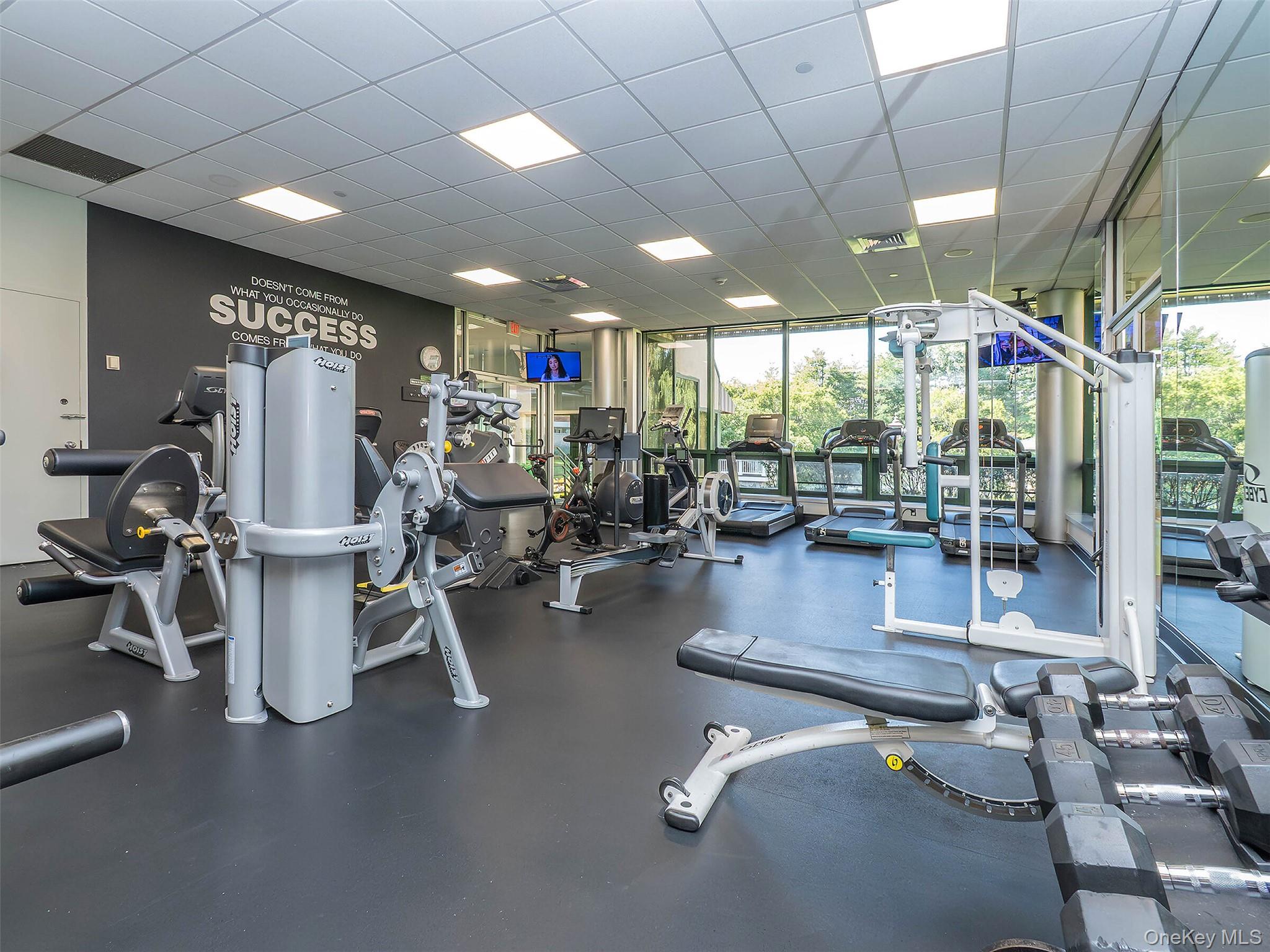 100 Hilton Avenue # 607E, Garden City, NY 11530