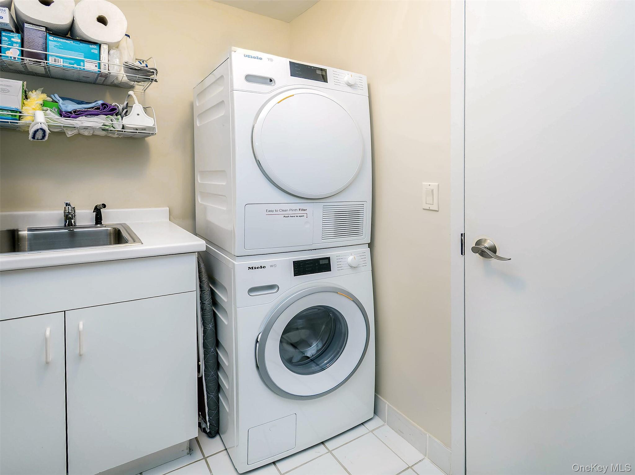 100 Hilton Avenue # 607E, Garden City, NY 11530