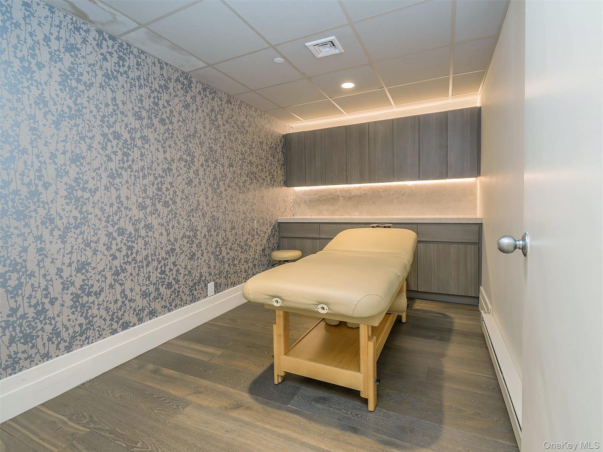 100 Hilton Avenue # 607E, Garden City, NY 11530