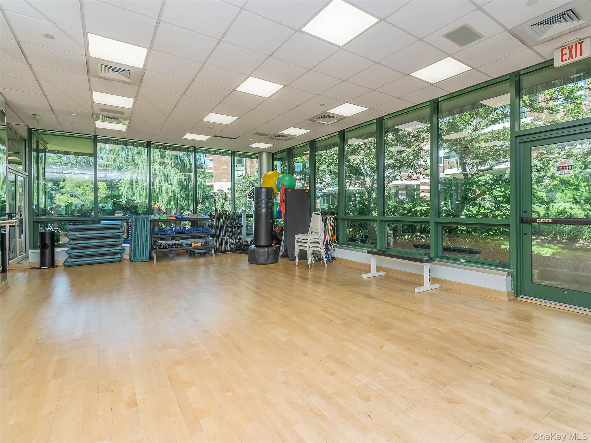 100 Hilton Avenue # 607E, Garden City, NY 11530